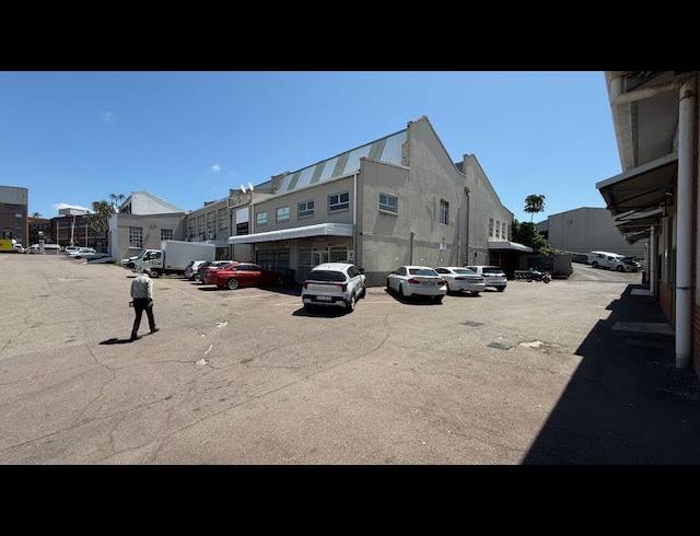 120M² STORAGE UNIT TO LET IN STAMFORD HILL